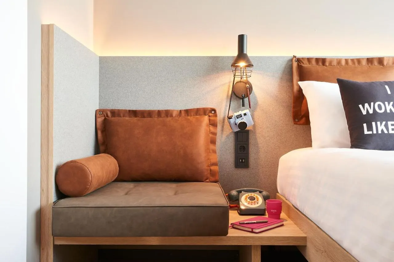Moxy Amsterdam Schiphol Airport Hotell Hoofddorp