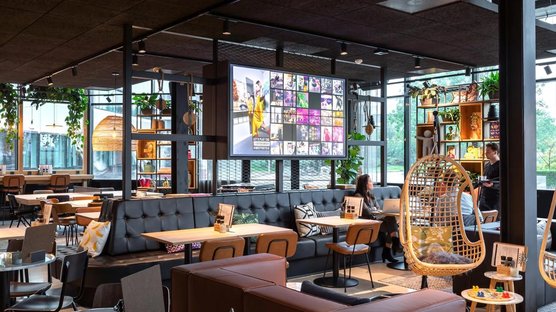 Moxy Amsterdam Schiphol Airport Hotell Hoofddorp